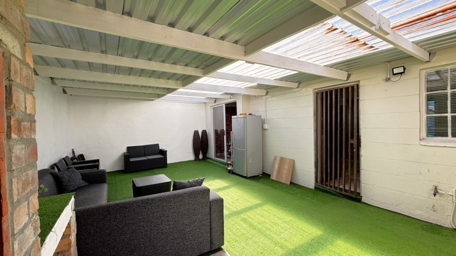 3 Bedroom Property for Sale in Hanover Park Western Cape